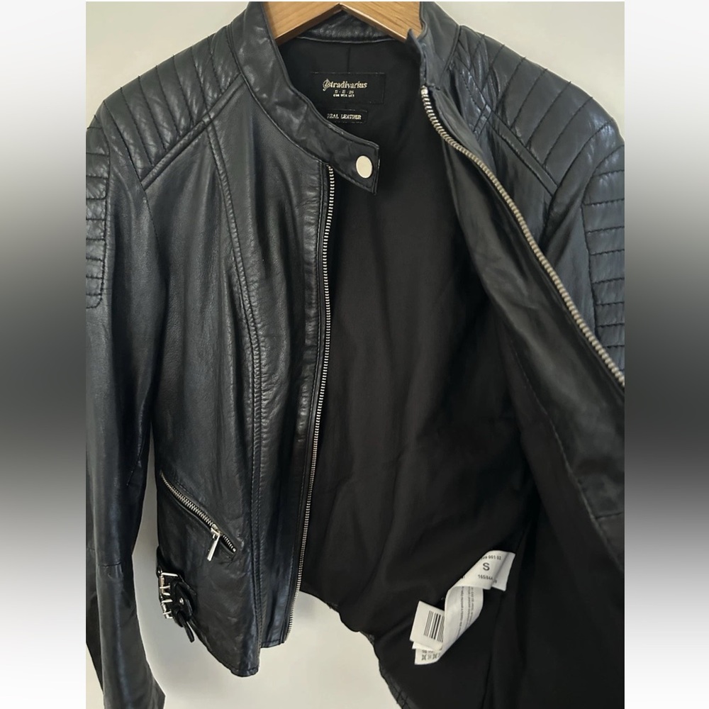 Stradivarius Genuine Black Leather Buckle Detail Zippered Moto Jacket Size Small